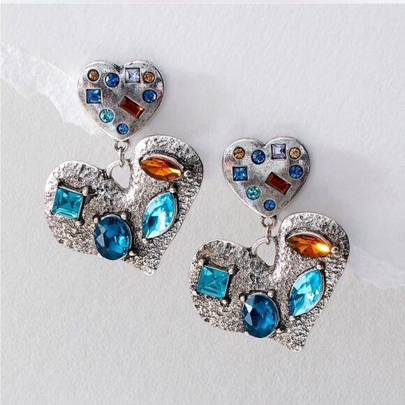 Free People My Everything Dangles Earrings Blue Gem Silver Hammered Metal Heart - Picture 1 of 9